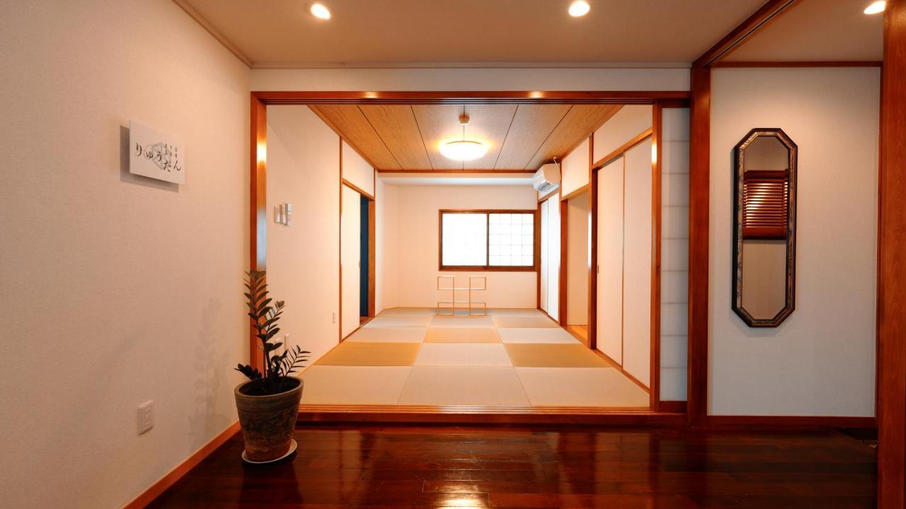 琉球モダン宿りゅうだん Naha Kültér fotó